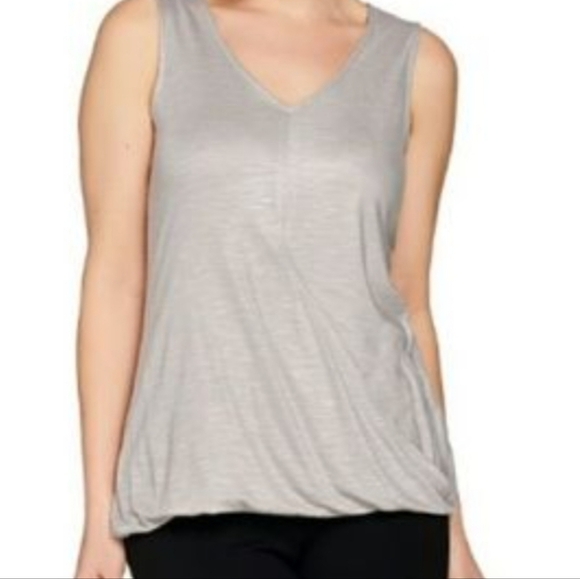 H by Halston Clean Girl cream v neck sleeveless blouse 1X - Picture 9 of 9